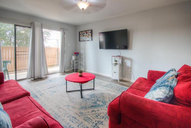 Spacious 3BR, 2BA Condo near Medcenter & NRG