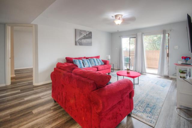 Spacious 3BR, 2BA Condo near Medcenter & NRG