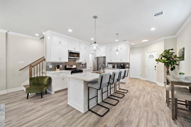 Brand new home great for family!