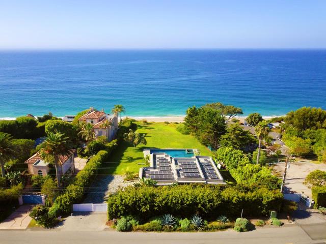 50 PCT OFF! Malibu Ocean Escape, Pool, Walk to Beach