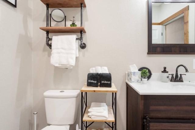 Stylish Uptown Butte Condo -634
