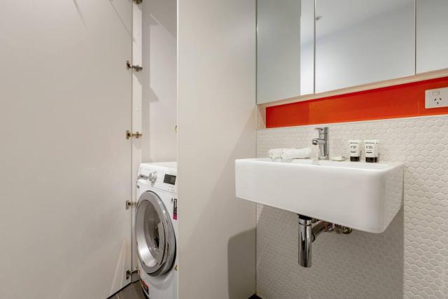 Cosy and Contemporary in Sought after South Yarra