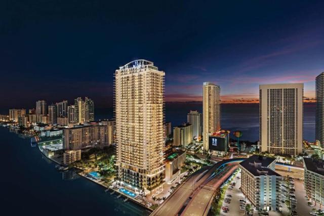2BR & 2BA Corner Suite Ocean Views at Hyde Beach House