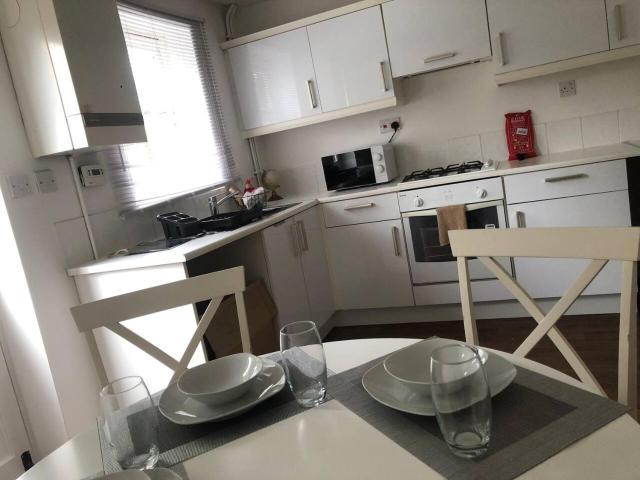 Bluebell House 2 bedroom with parking and garden