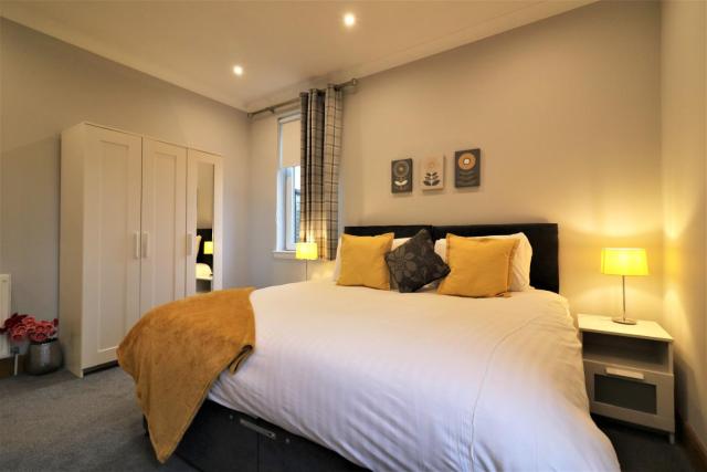 Signature - Greenlees Clubhouse 3 Bed