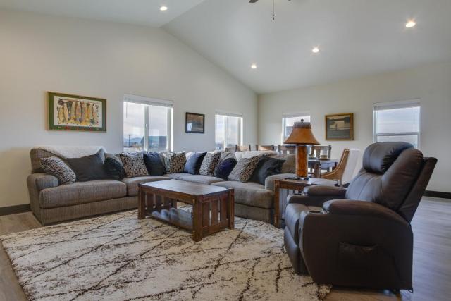 1 Mi to Beaverhead River: Mtn-View Dillon Retreat
