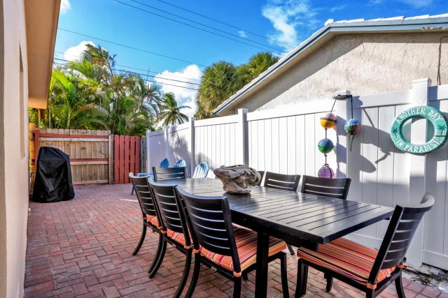 Purely Pompano, Pool, Water front, Paddleboard, Beach, 5 bedroom 3 bath