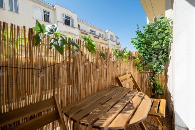 Renovated Studio walking distance to Paris