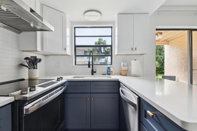 Amazing 2 Bedroom Townhouse near beach