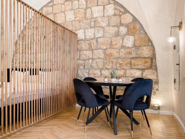Jerusalem Central - Your Stylish Stay Near Shuk & Western Wall