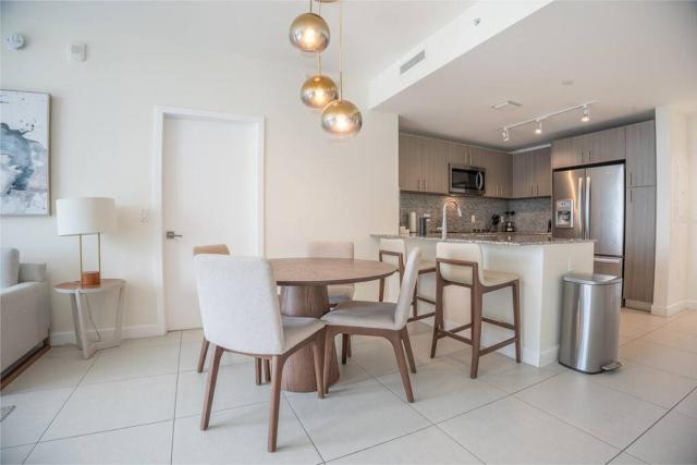 Stunning Apartment in Downtown Doral
