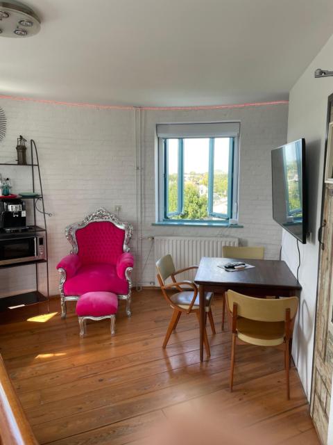 Torenkamer op de vijfde verdieping van de watertoren van Strijen