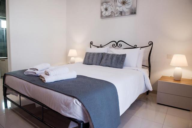 Modern 3BR Apartment with Balcony - Close to Limestone Heritage Park