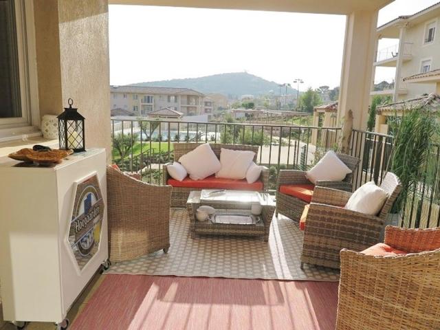 Charmant T3 à La Croix-Valmer : Terrasse, Piscine, Parking et Proximité Village - FR-1-726-15