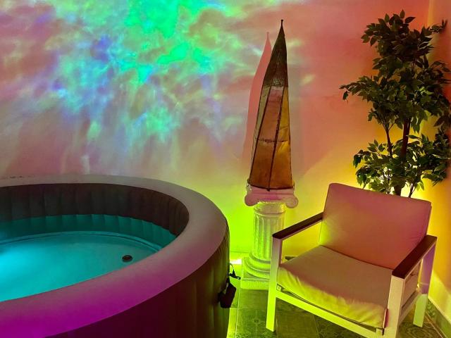 Luxury Sauna Jacuzzi