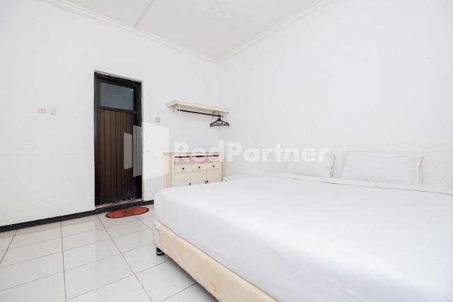 Dukuh Kupang Residence Mitra RedDoorz