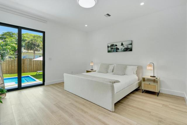 Radiance - Modern Design, Poolside Escape