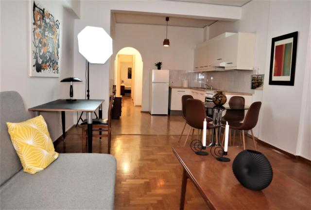 Cozy 2 Bedroom apt @Panormou Metro/Erytros Stavros