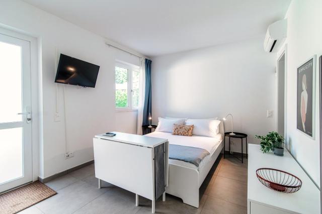 Le Betulle Studios by Quokka 360 - Studio Apartments by Lake Origlio