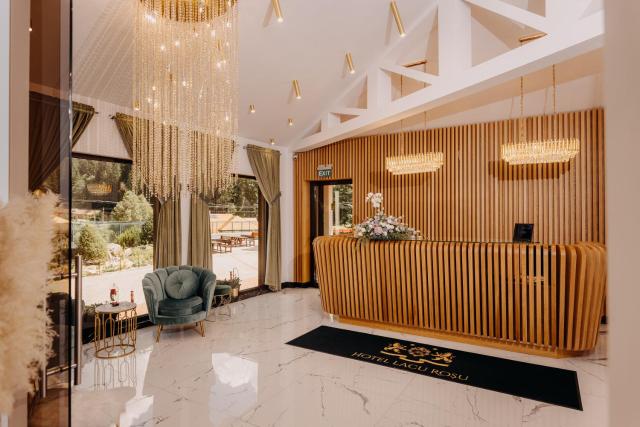 Hotel Lacu Rosu