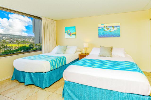 Mountain View Condo Near Beach with Free Parking!