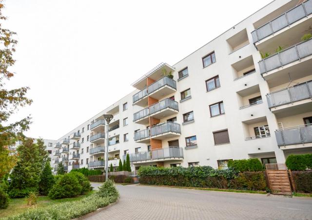 Bemowo Kocjana 2-Bedroom Apartment by BookingHost