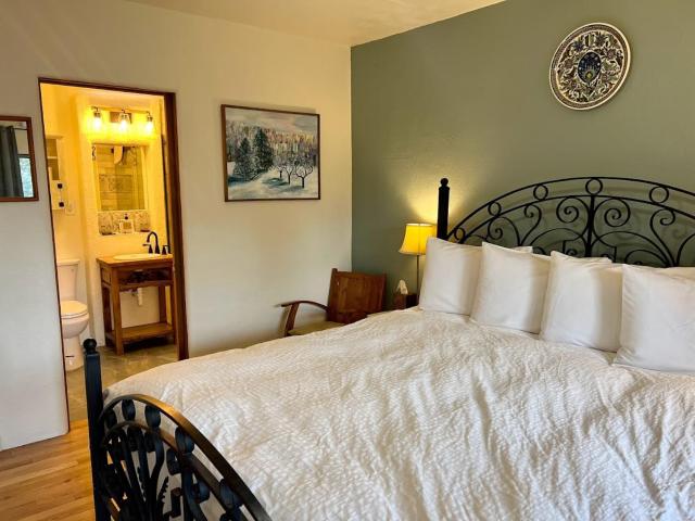 Casa Cuma Bed & Breakfast