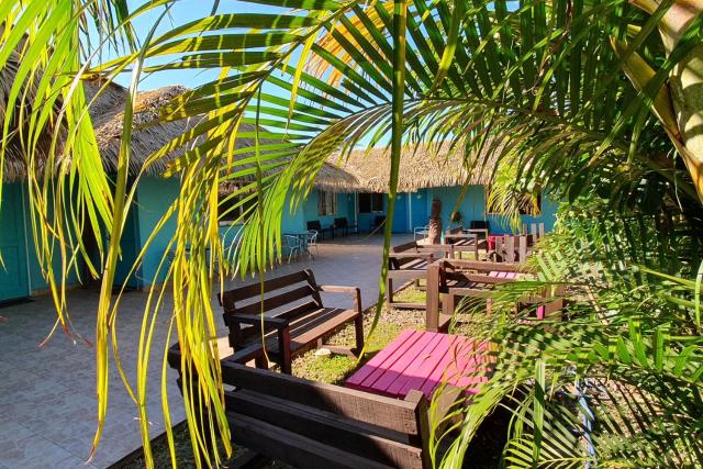 Hotel & Apartments "CHEZ HIVA"
