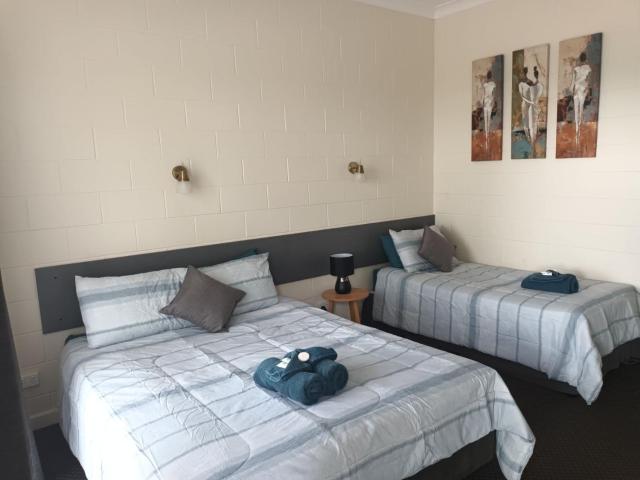 Central Point Motel