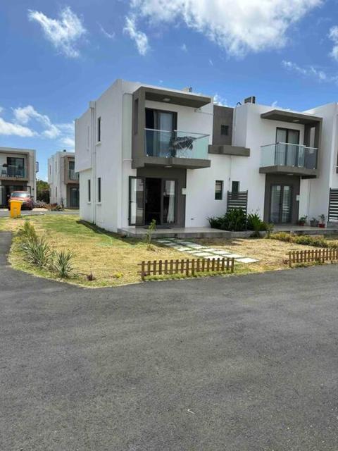 North Mauritius New-built 2-bedroom Villa with shared pool