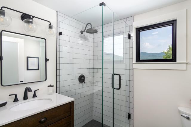 Cherry Street Loft (B) Pet-Friendly & In the Heart of Downtown Black Mtn!
