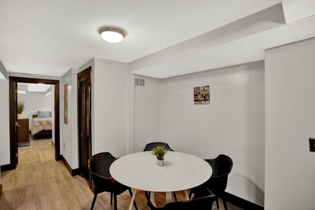 Unique Downtown 2br 2ba close to everything Apt.B