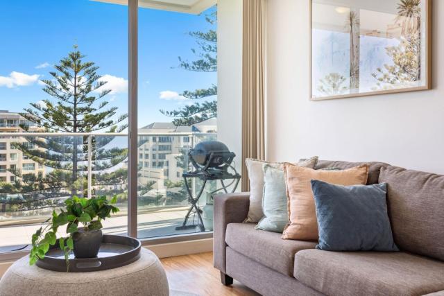 Belle Escapes - Aquarius on Colley Terrace 2 bed-2bath with sea views