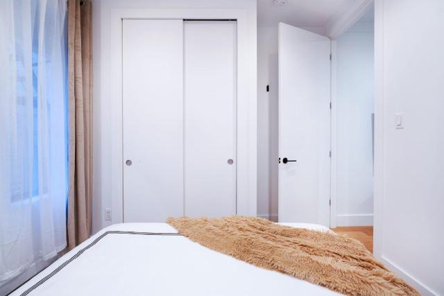 1290-6 Newly Renovated 2 Bedrooms in UES