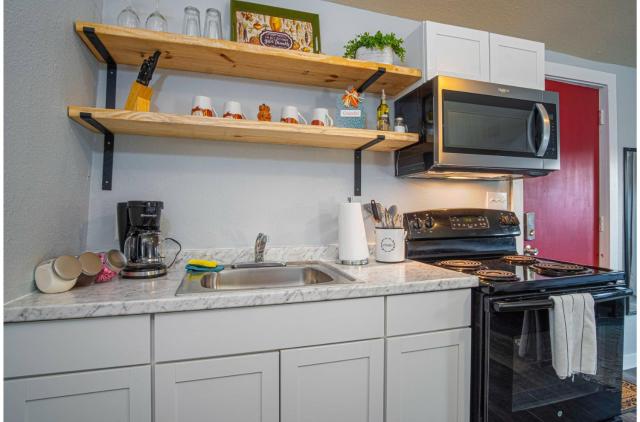 Downtown Accessible New 1BR1BA Cozy Studio