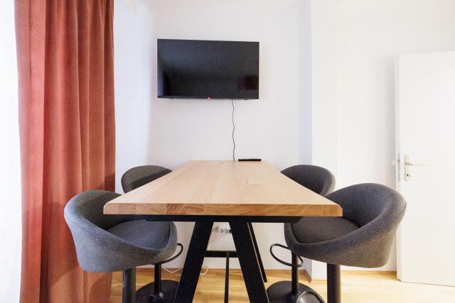 NEW! ShalalaLiving - Lucky strike! Cozy & Homely near Schönbrunn PG20