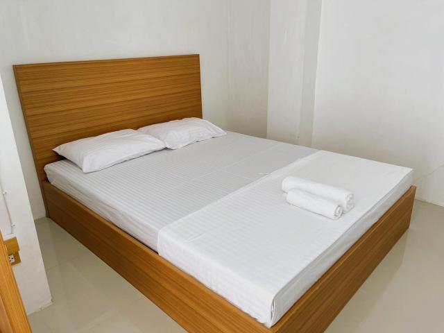 OYO 75577 Palace Hostel