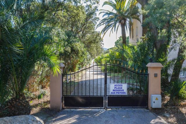 Les Parcs De Grimaud YourHostHelper