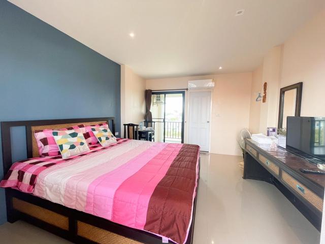 Samutsakorn condo