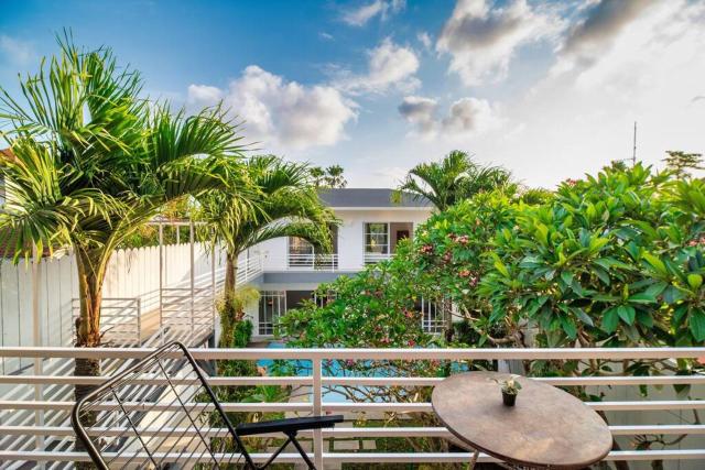 Modern 4BDR villa with patio & private pool Berawa