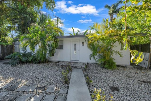 Biscayne Shore #2 - 3 2 - Charming and Tropical