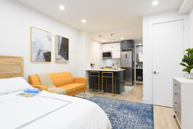 1597-12 NEW Studio Prime UES WD in unit