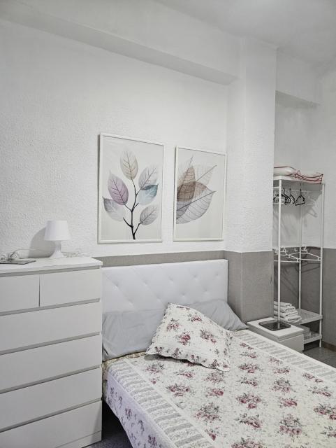 Habitacion en casa de familia "ValenciaBonita"