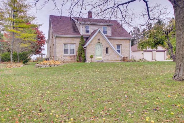 Lakefront Algoma Home w/ Deck, Grill & Fireplace