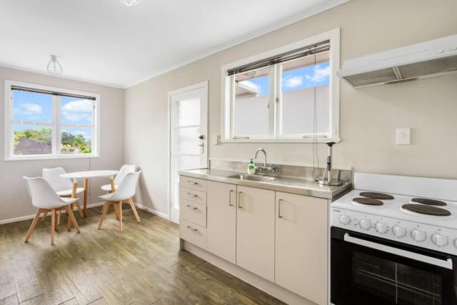 2-Bedroom Gem Near Eastern Auckland Beaches