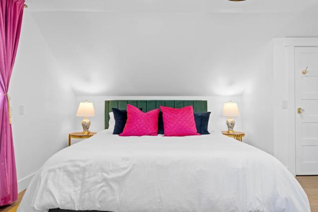 Charming Salt Lake City Home Minutes from Airport, Downtown SLC , Skiing