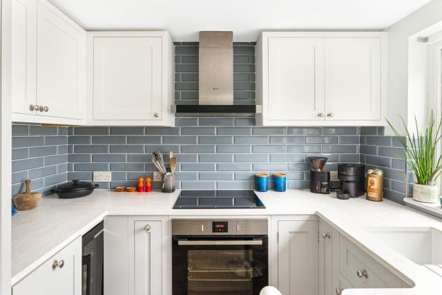 Stylish Central Saffron Walden Cottage with Courtyard Garden