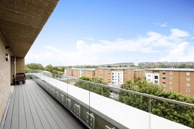 Greenwich O2 Apartment