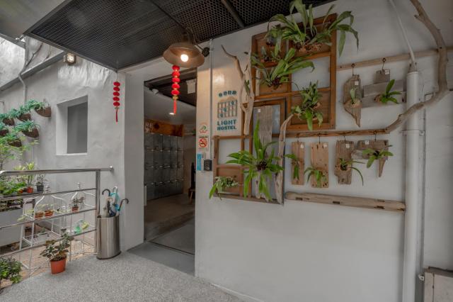 Light Hostel