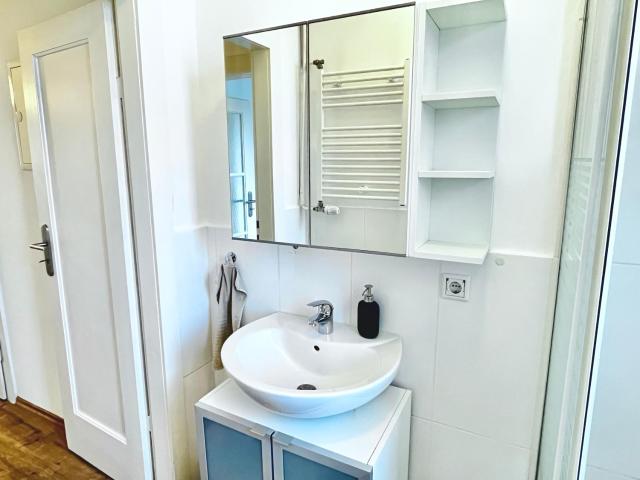 Zentrales City Apartment bis 4 Personen mit Küche und Wohnzimmer - 54m²